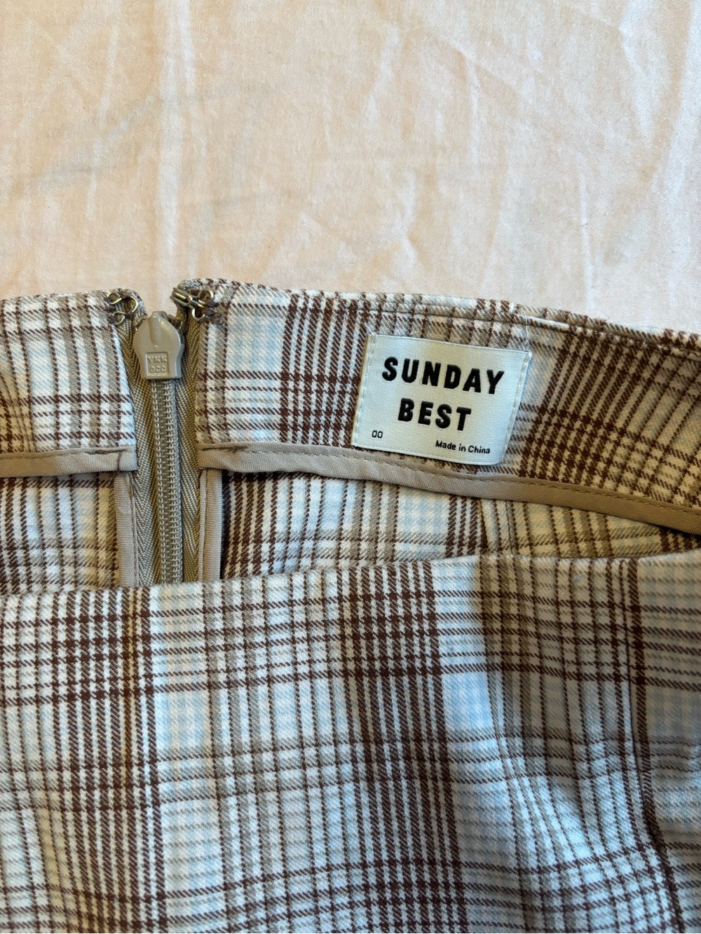 Aritiza Sunday Best Plaid Aline Mini Skirt with Side Slit - Cream & Tan Size 00 - Picture 4 of 5